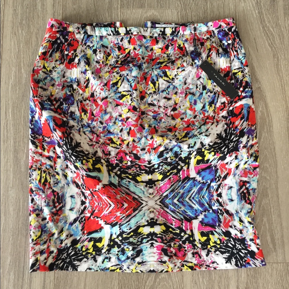 NWT Colorful Elie Tahari skirt 💕